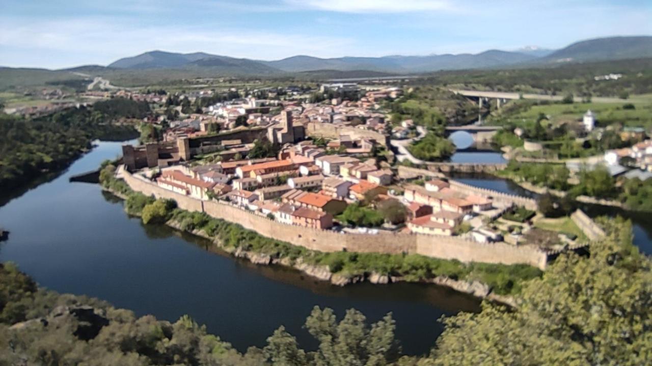 Puente Viejo De Buitrago Casa Enebro Leilighet Buitrago del Lozoya Eksteriør bilde